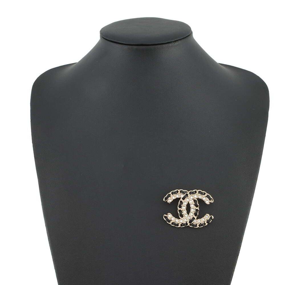 CHANEL Authentic Leather Logo Brooch - Picture 4 of 8